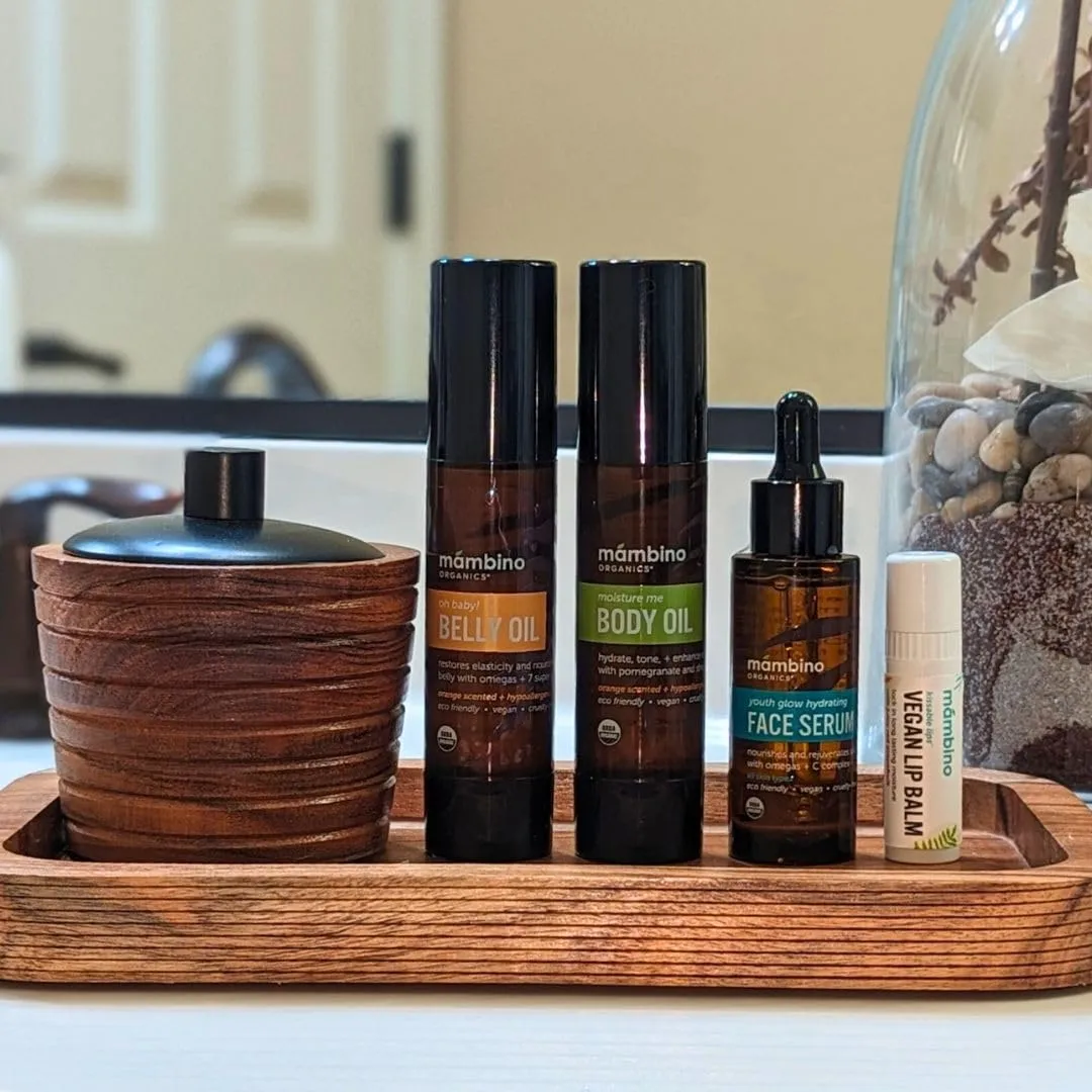 Mambino Organics Bun in the Oven Kit   Free Bag - Pregnancy Skin Care Kit with Belly Oil, Belly Lotion, Lip Balm - Organic Skincare Set for Pregnant Women - 5 Piece Set